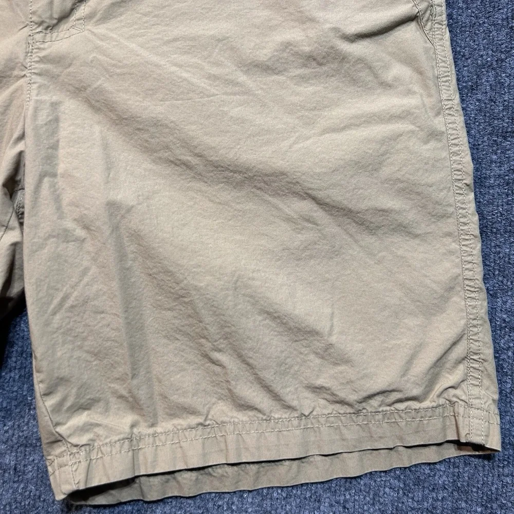 Columbia Mens Size 38 X 10 tan/khaki Chino Shorts